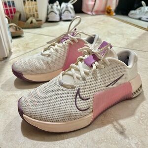 Nike Metcon 9 Women's White and Purple Training Shoes Sz 7